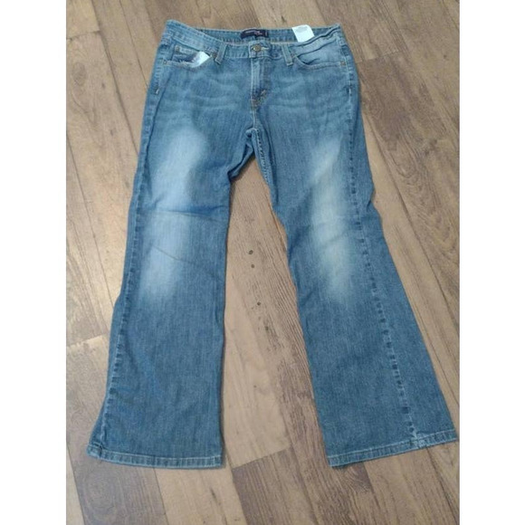 Junior's Levi's Super Low 528 Jeans - Picture 1 of 2